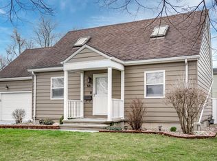 128 Harvester Ln, Decatur, IN 46733