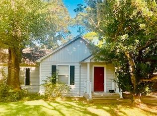 705 Shady Ln, Angleton, TX 77515