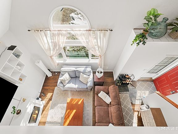 5th image of 21 Irene Avenue