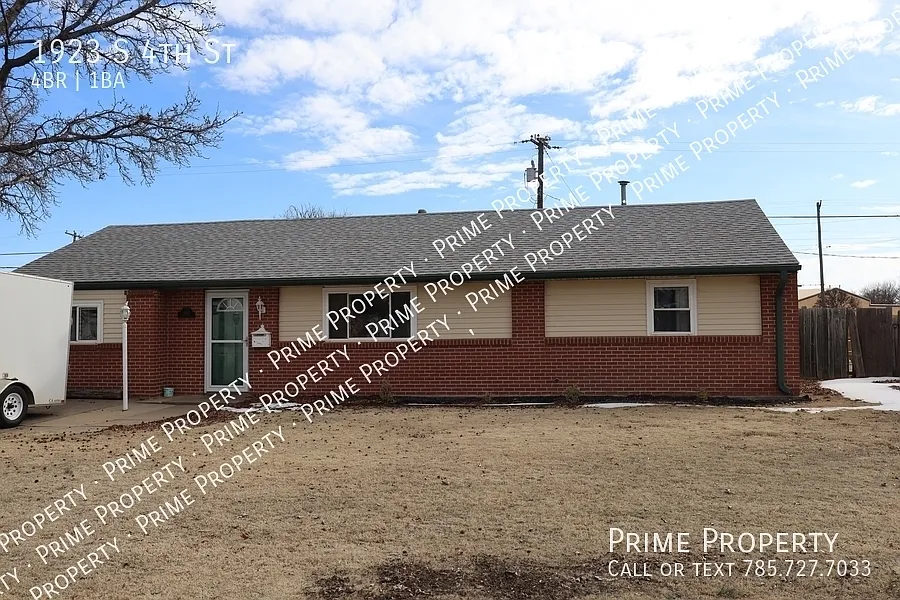 4 bed, 1300 sqft, $1,450 — Photo 1