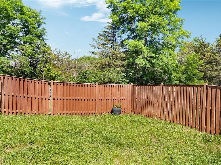 140 Founders Way — Photo 19
