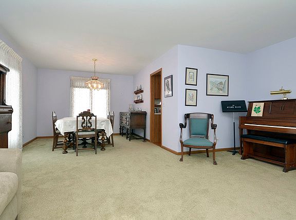 4th image of 802 E Jennifer Ct