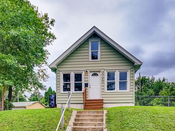 4th image of 2165 Waukon Ave