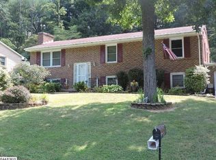 1601 N Belmore Ave, Staunton, VA 24401