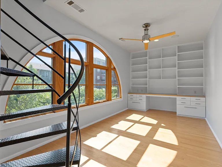 704 Arch Adams Ln — Photo 19