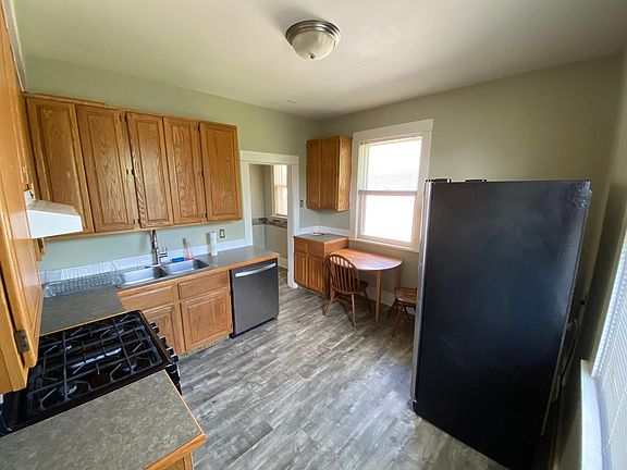 3rd image of 940 Marshall Ave #2