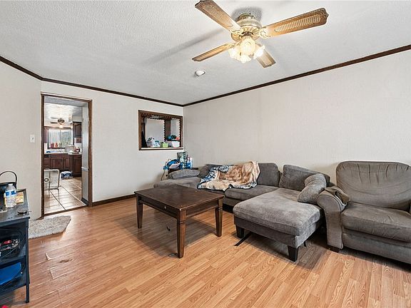 4th image of 571 3rd St