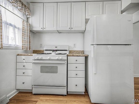 5th image of 10725 Saint Lawrence Ln