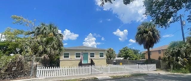 1st image of 719 9th St