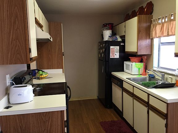 4th image of 6291 Arlington Ct