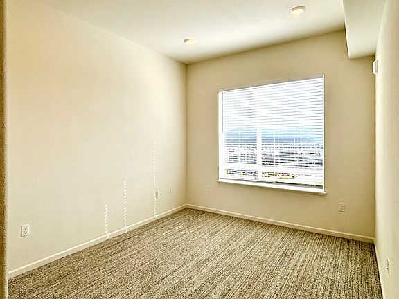 3rd image of 241 Llano De Los Robles Ave Unit 10