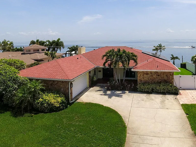3700 Coquina Key Dr SE — Photo 1