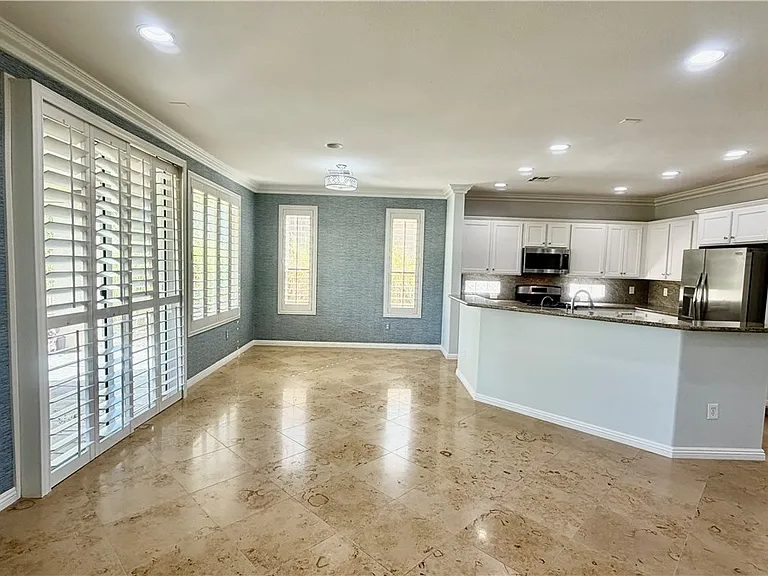 10385 Brillare Ave — Photo 7