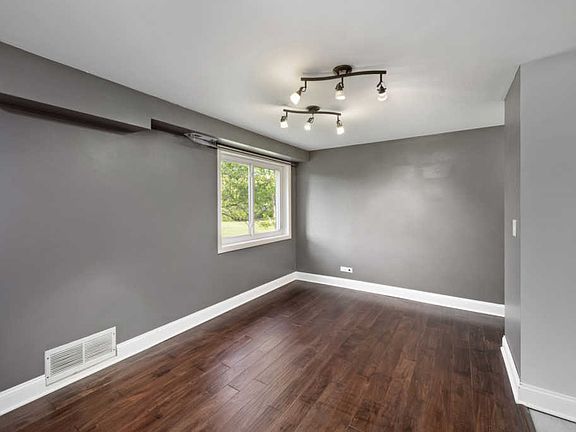 5th image of 1108 Westover Ln Unit 2D