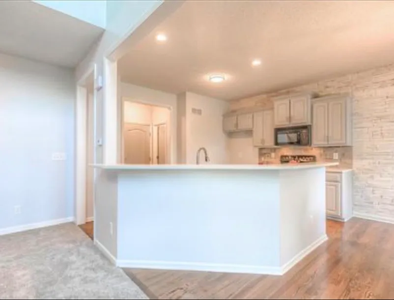 15533 Floyd St — Photo 4