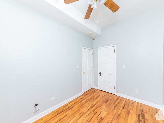 2nd image of 907-2 W Addison St