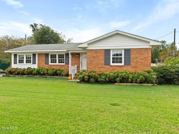 200 Bermuda Drive, Wilmington, NC 28401
