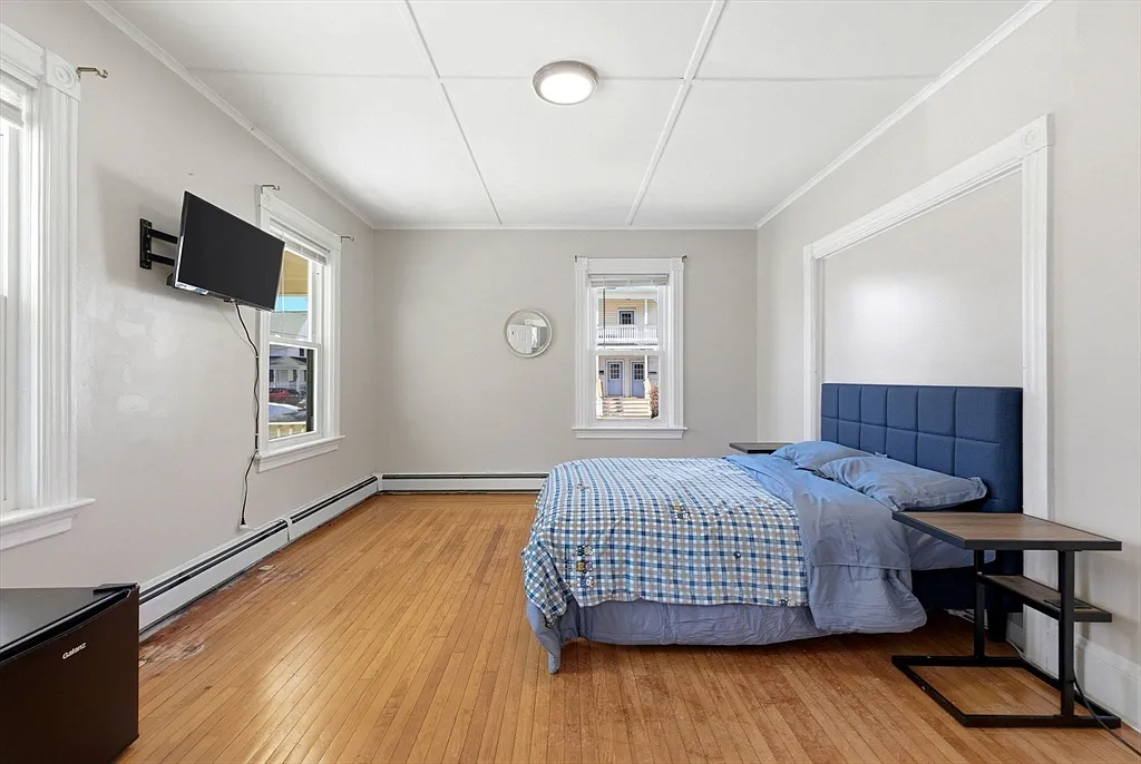 2 bed, 1.0 bath, 1000 sqft — Photo 4