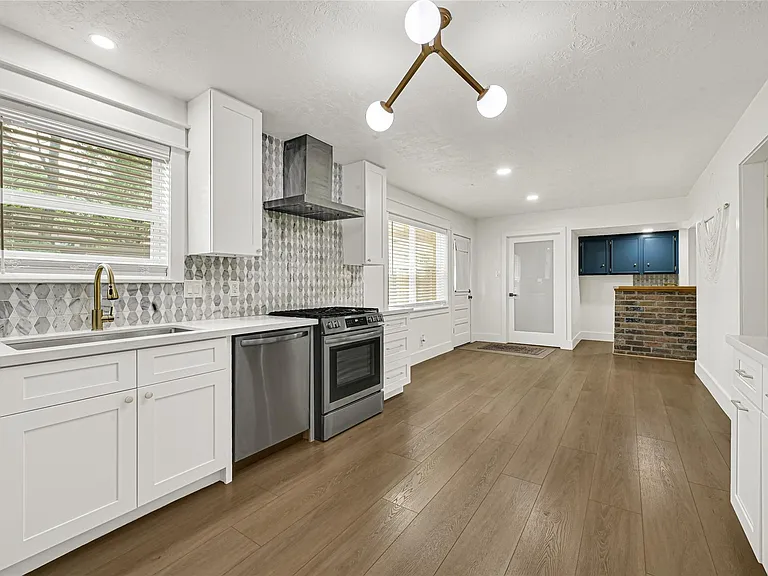 723 Loire Ln — Photo 8