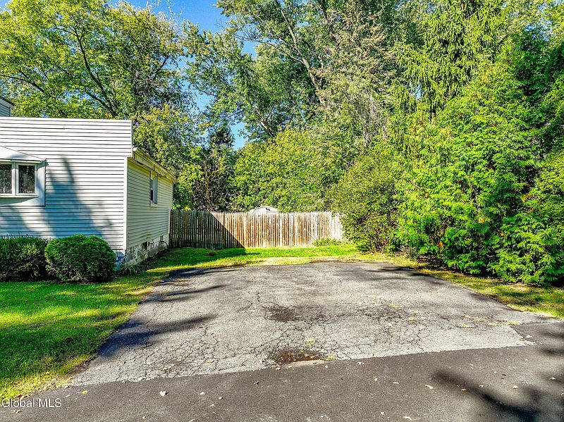 5th image of 1408 10th Avenue