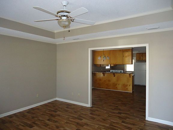 4th image of 125 Blue Pool Dr