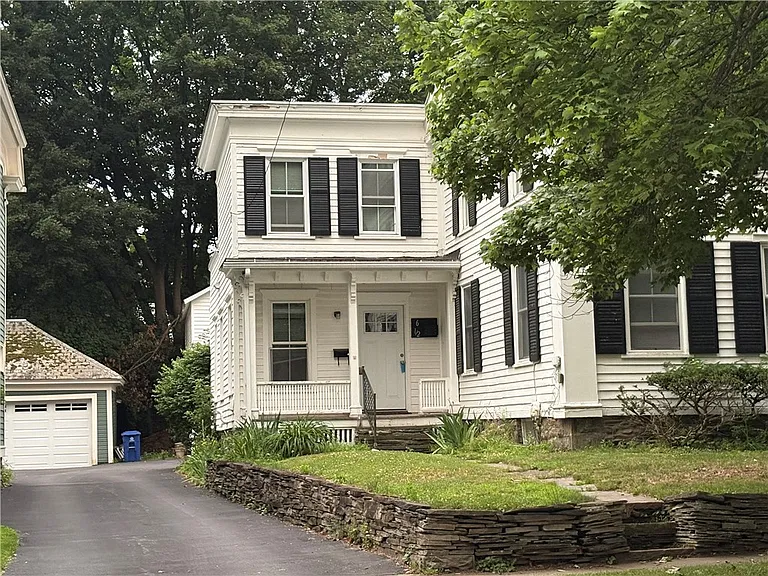 6 Walnut St #2 — Photo 1