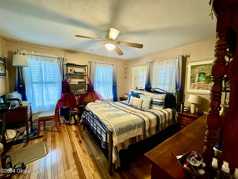 5th image of 4 Katherine Street