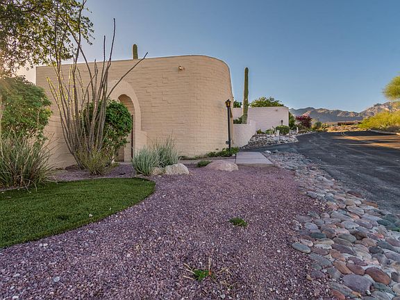 3rd image of 5111 N Camino De La Cumbre