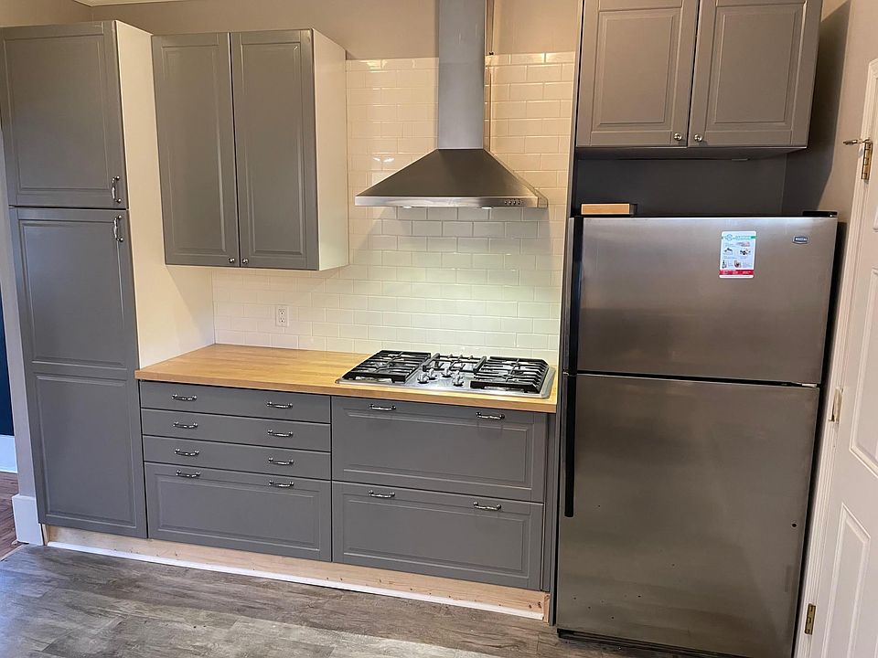 Kitchen, newer stainless appliances.