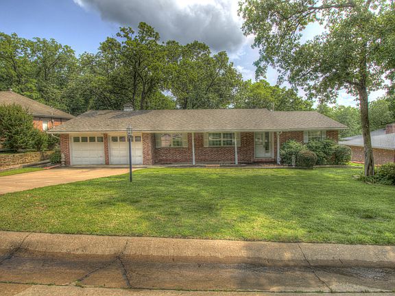 2nd image of 1488 Oakdale Dr