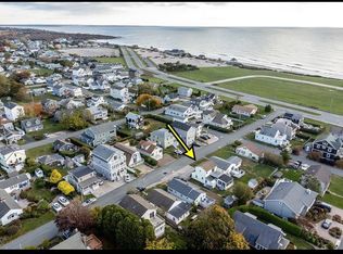 18 Greenbrier Rd, Narragansett, RI 02882