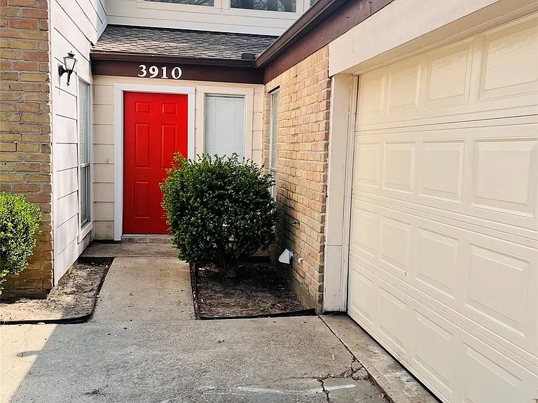 3910 Hidden Glen Dr — Photo 4