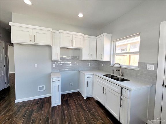 3rd image of 5805 Nightingale Ave #2