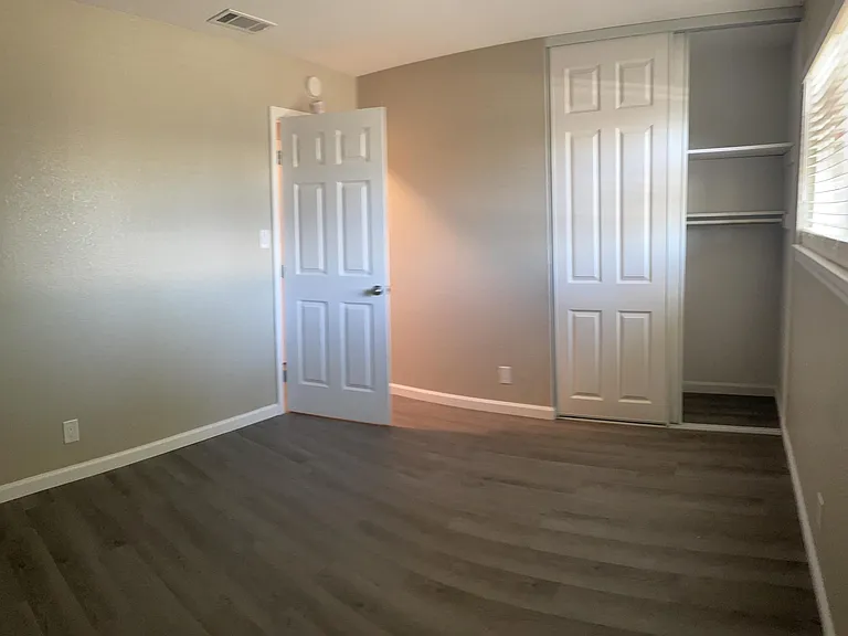 225 Walnut St — Photo 8
