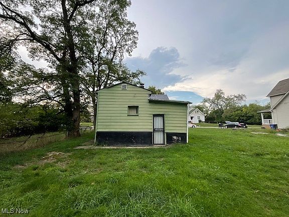 3rd image of 4683 E 147th St