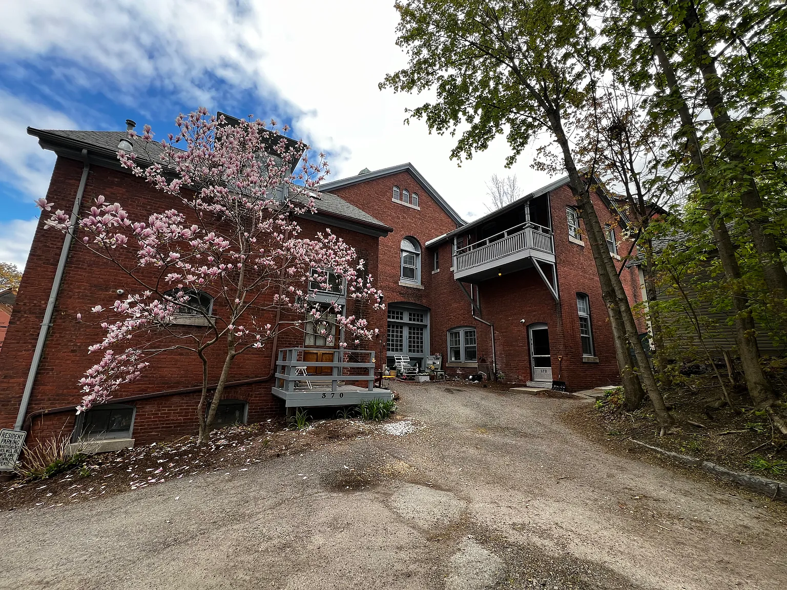 2 bed, 813 sqft, $2,200 — Photo 1