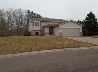 1320 Carriage Ln S, Cambridge, MN 55008