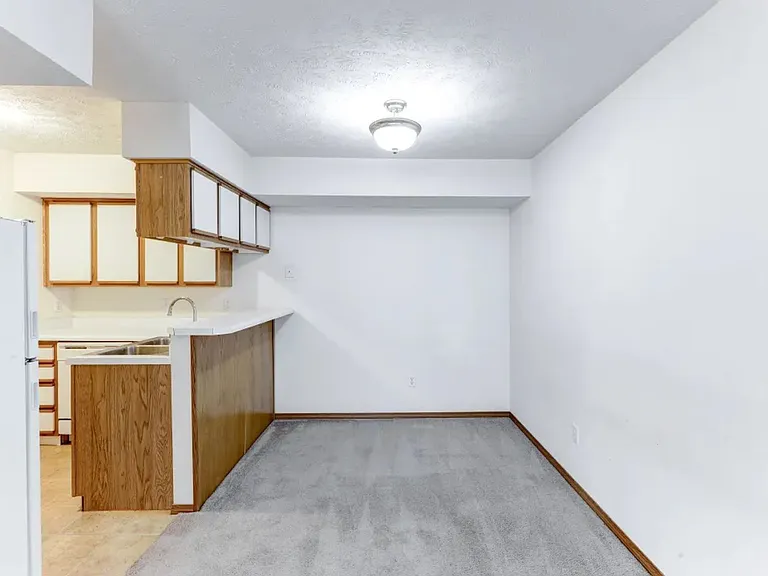 Ozark Mountain Crossing Apartments — Photo 10