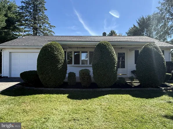 4514 Shangri La Rd, Stewartstown, PA 17363