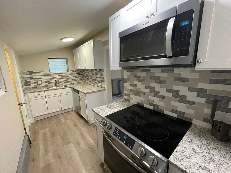 1127 Walnut St — Photo 18