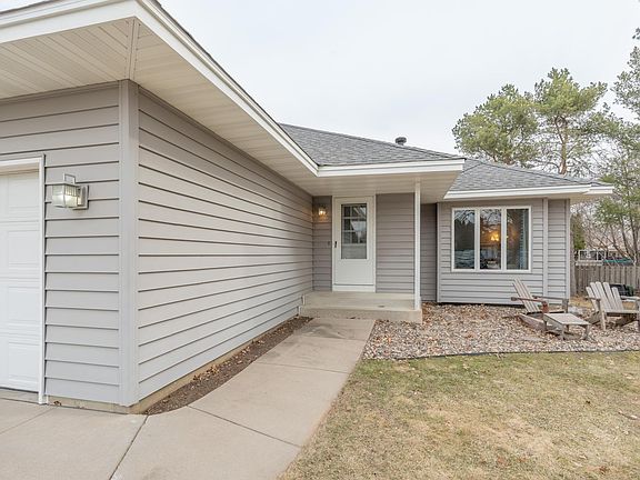 2nd image of 1817 Ruby Cir