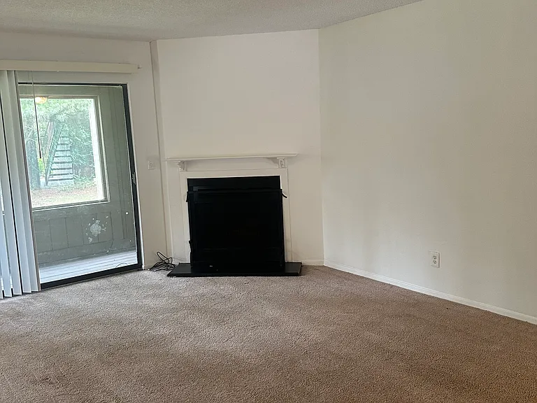 122 Seasons Pkwy — Photo 16