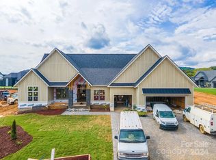 582 Daniel Circle Dr #80, Mills River, NC 28759
