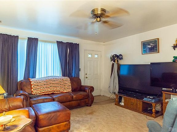 4th image of 2736 Pinegrove Dr