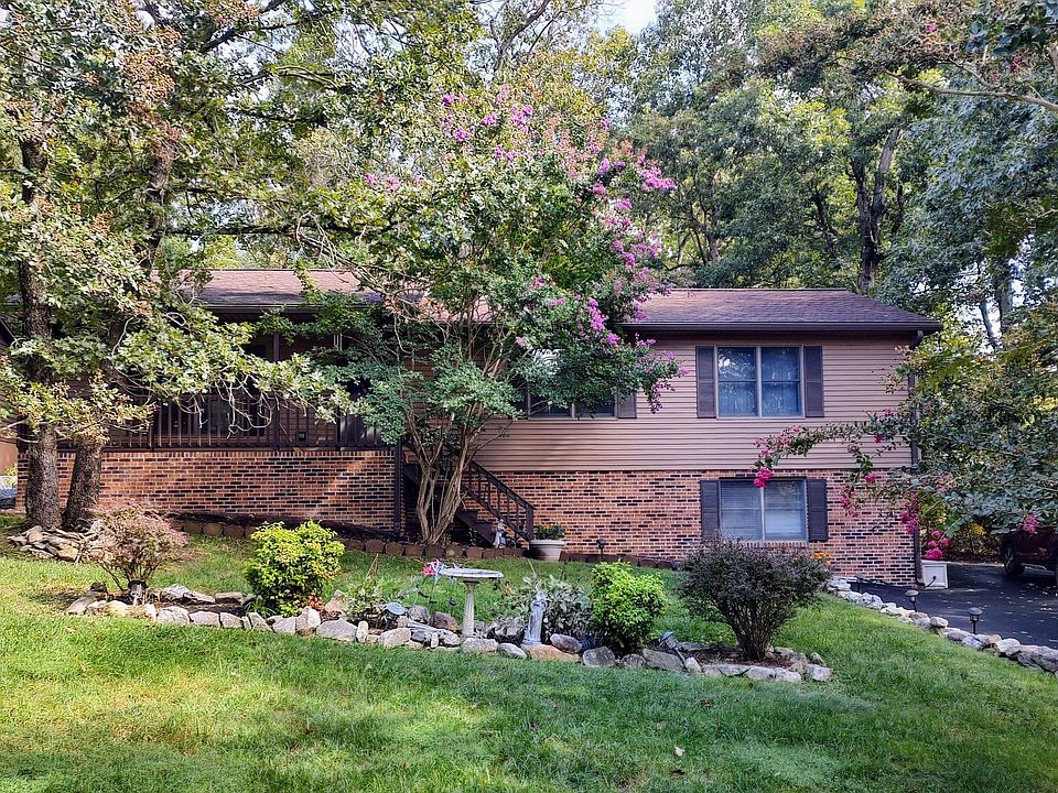 1st image of 2368 Mountain Dr