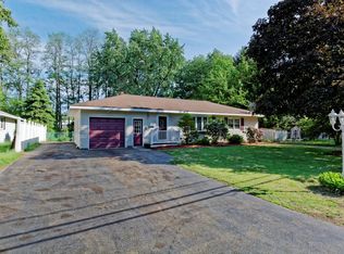 3 James Dr, Loudonville, NY 12211
