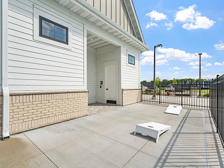 Elwood Apartment Homes — Photo 56