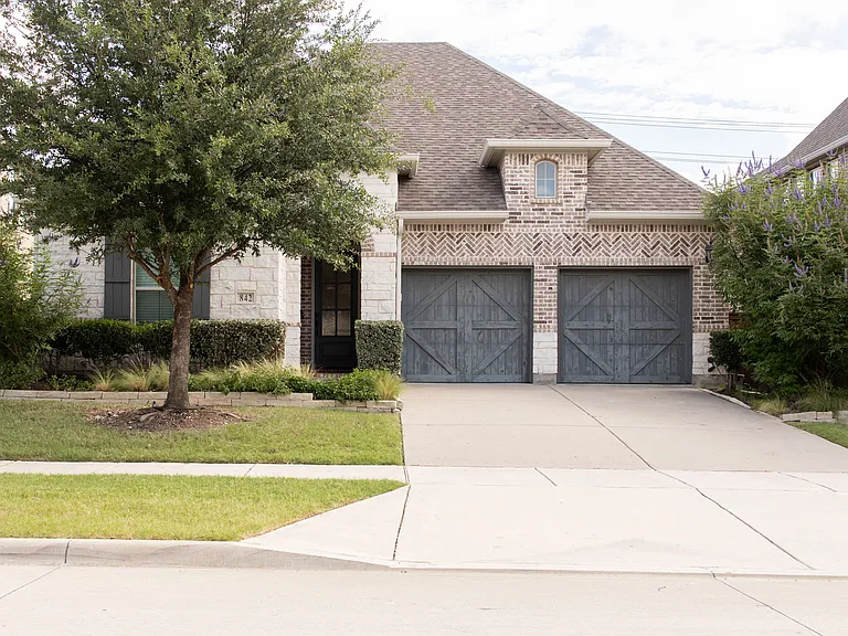 842 Quarter Horse Ln — Photo 3