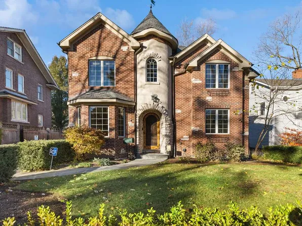 344 E Scranton Ave, Lake Bluff, IL 60044
