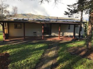 2224 Happy Valley Rd, Roseburg, OR 97471